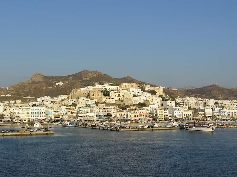 Beautiful Naxos port in Greece, a paradise for travelers.